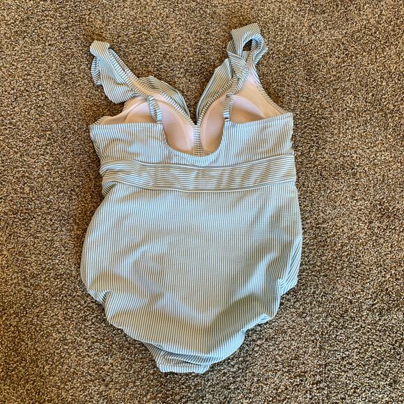Blue White Seersucker 1 Piece Swimsuit Ruffle Strap Sz ? XL - Picture 2 of 8